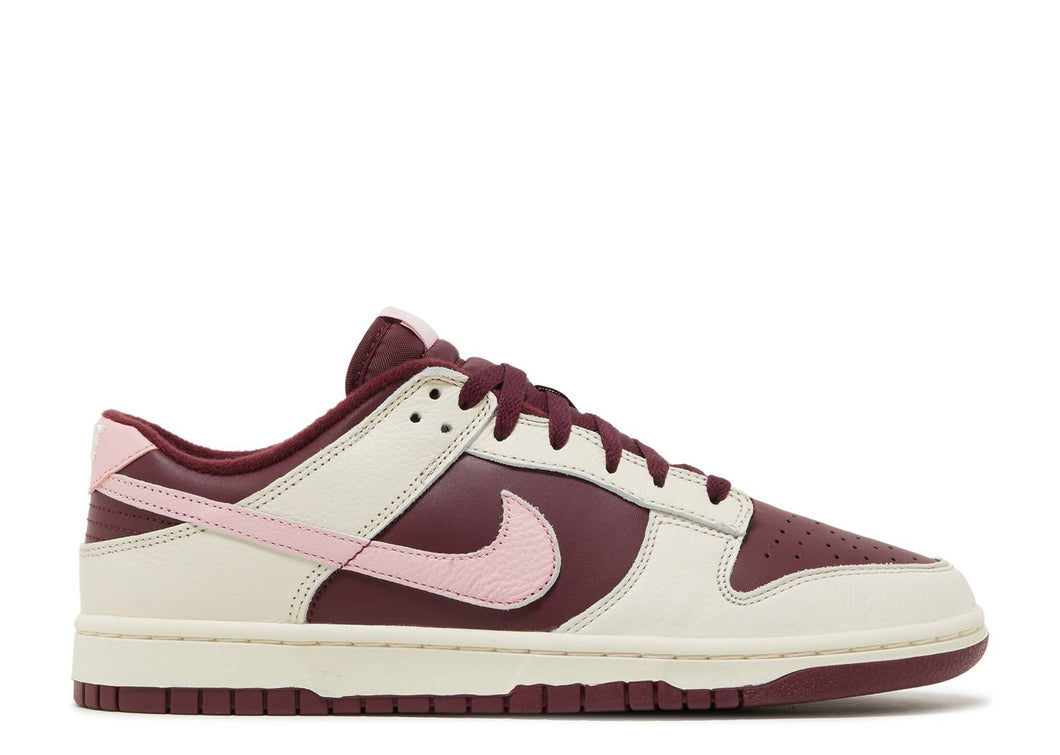 Nike Dunk Low 'Valentine's Day'