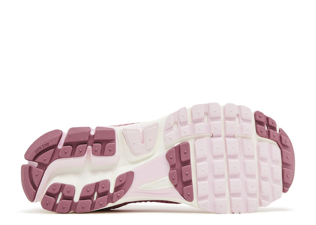 Nike Air Zoom Vomero 5 "Elemental Pink"