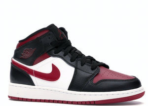 Air Jordan 1 Mid 'Bred Toe’